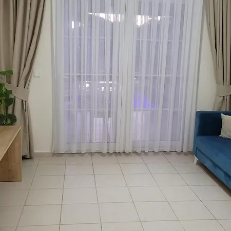 Ξενοδοχείο με διαμερίσματα Tayfun Ολουντενίζ